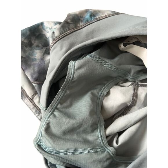 Lululemon Speed Up Low Rise Athletic Shorts 2.5"  Kaleidofloral Multi Blue Cast - Picture 10 of 11